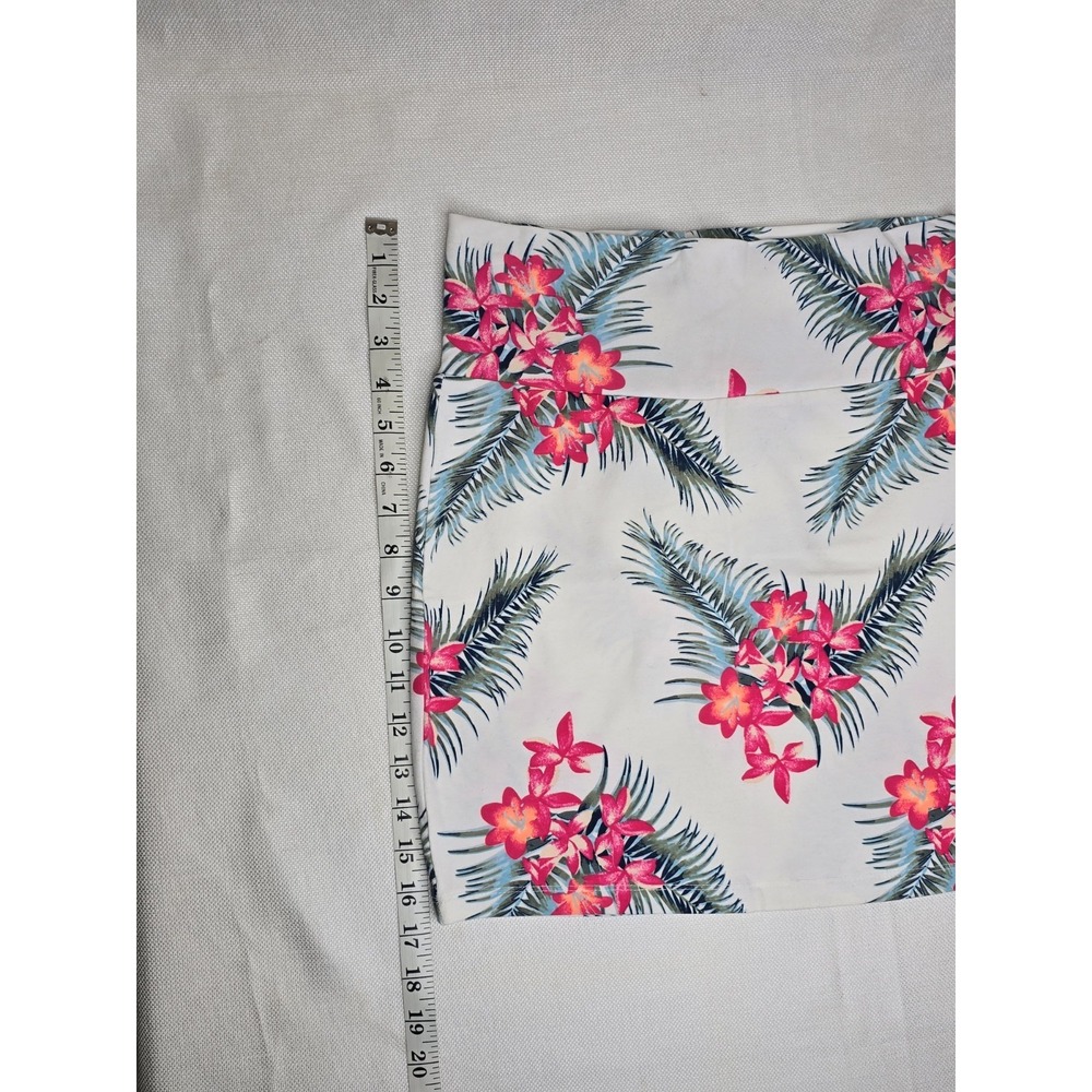 Charlotte Ruse Vibrant Tropical Print Skirt NWOT SZ: MEDIUM - Picture 3 of 4